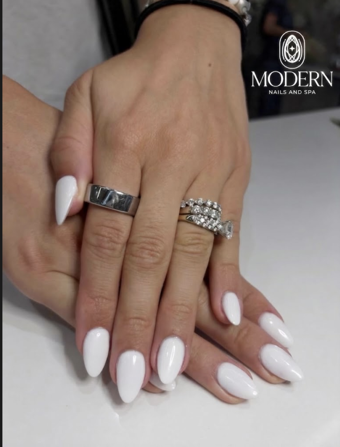 Glossy white almond nail set